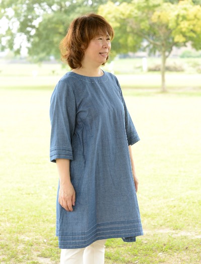 ティータイム　裾タックスワンピース　ブルー　イメージ